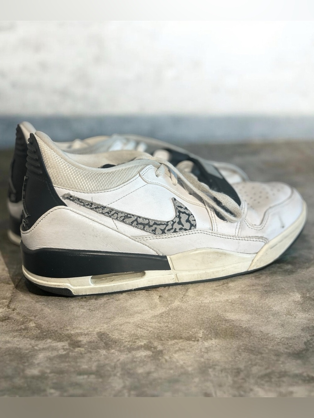Air Jordan Legacy 312 Low White Black Elephant Swoosh CD7069-110 Men Size 9.5